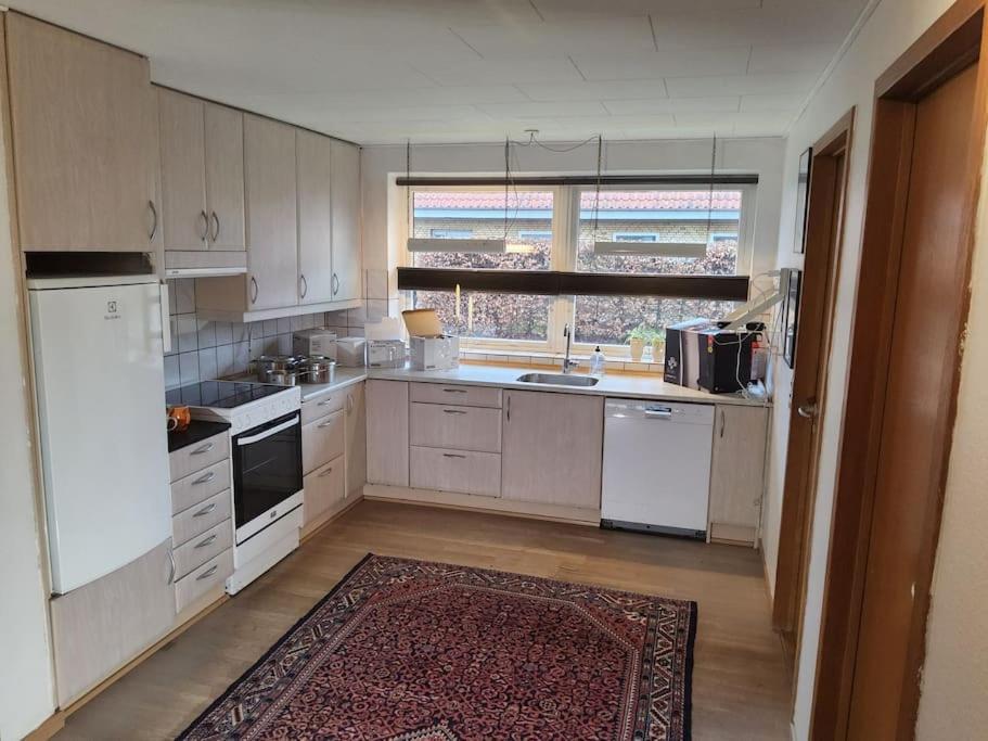 Family Friendly Apt B, 900M To Lego House, Parking, Legoland, Lalandia 빌룬드 외부 사진