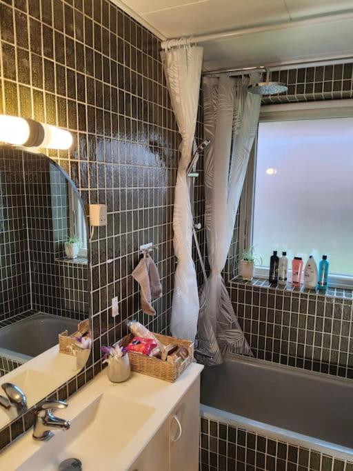 Family Friendly Apt B, 900M To Lego House, Parking, Legoland, Lalandia 빌룬드 외부 사진